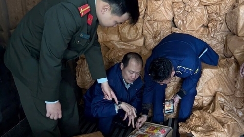 Phát hiện hơn 12 tấn thực phẩm không rõ nguồn gốc ở Hà Nội