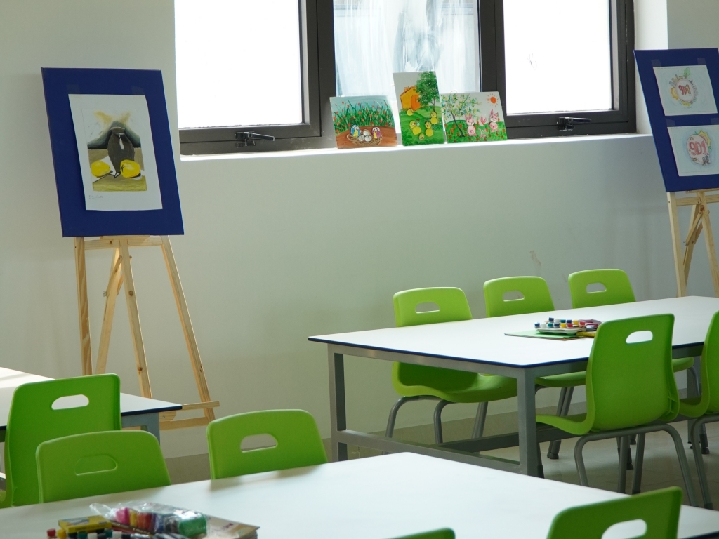 Máy tính bảng, nhạc cụ dân tộc… và ngôi trường “5 sao” hiện đại vùng biên giới Điện Biên Máy tính bảng, nhạc cụ dân tộc… và ngôi trường “5 sao” hiện đại vùng biên giới Điện Biên