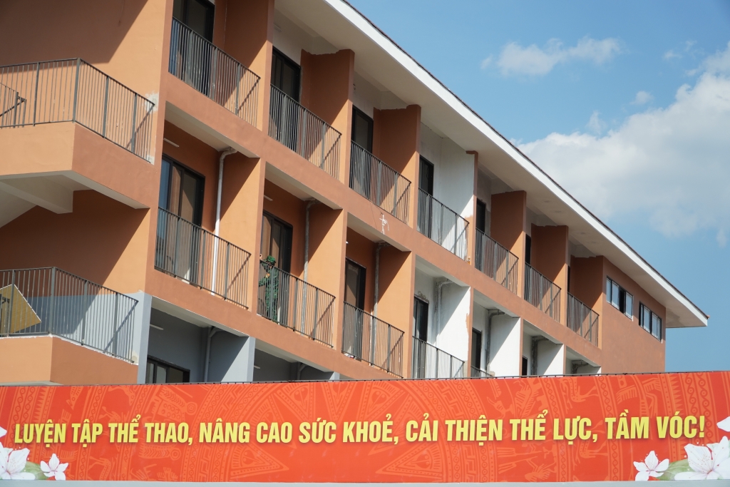 Máy tính bảng, nhạc cụ dân tộc… và ngôi trường “5 sao” hiện đại vùng biên giới Điện Biên Máy tính bảng, nhạc cụ dân tộc… và ngôi trường “5 sao” hiện đại vùng biên giới Điện Biên