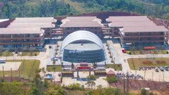 Máy tính bảng, nhạc cụ dân tộc… và ngôi trường “5 sao” hiện đại vùng biên giới Điện Biên