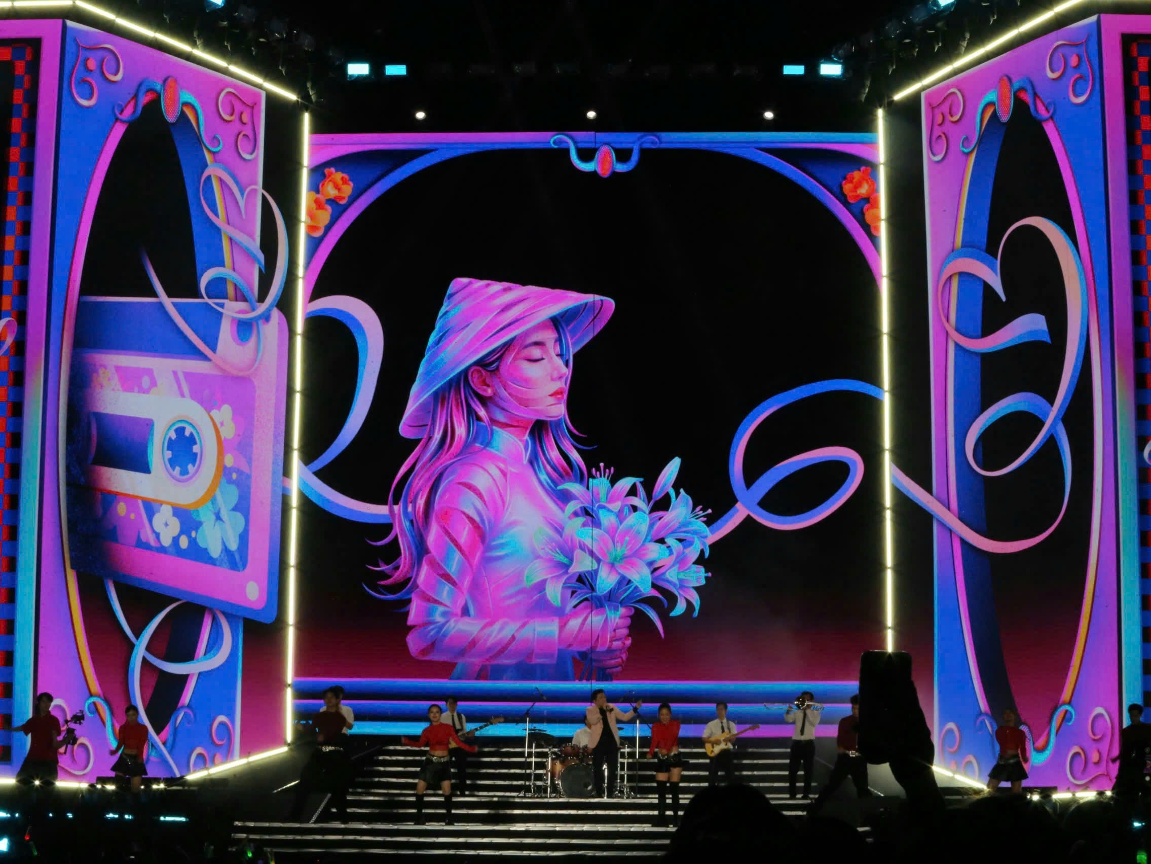 Hòa nhạc Ánh sáng - Chào năm mới 2026: khi nghệ thuật, di sản và công nghiệp văn hóa cùng cất tiếng Hòa nhạc Ánh sáng - Chào năm mới 2026: khi nghệ thuật, di sản và công nghiệp văn hóa cùng cất tiếng