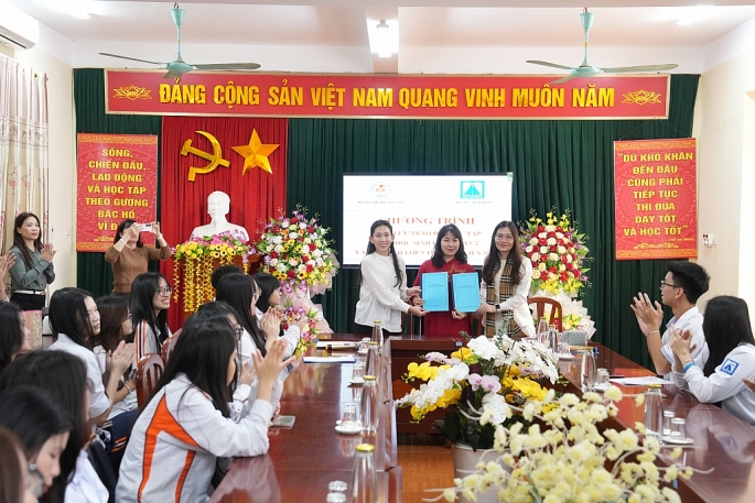 Chung tay xây dựng thư viện - “Gieo mầm tri thức, xây dựng tương lai”