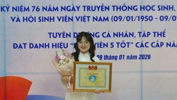 Nữ sinh được vinh danh Sao Tháng Giêng