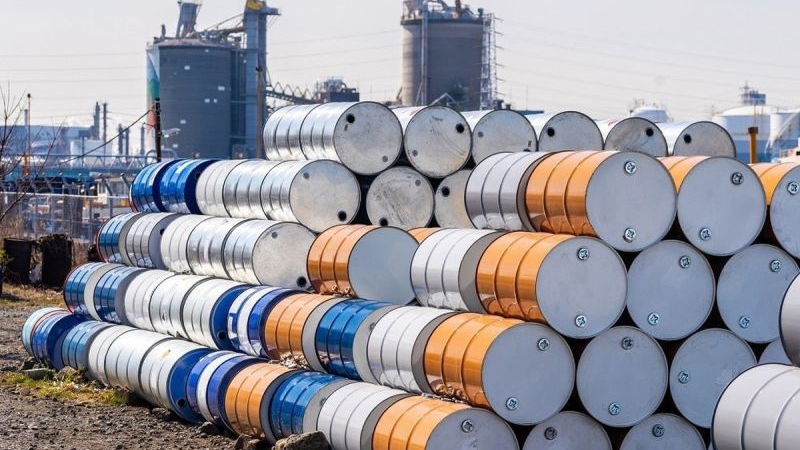 Giá xăng dầu hôm nay 3/2/2026: giá dầu thế giới giảm