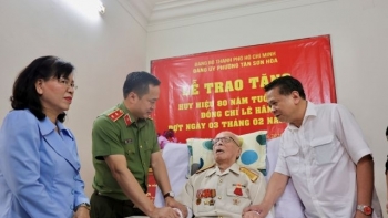 Phát huy truyền thống “uống nước nhớ nguồn" nhân kỷ niệm 96 năm Ngày thành lập Đảng