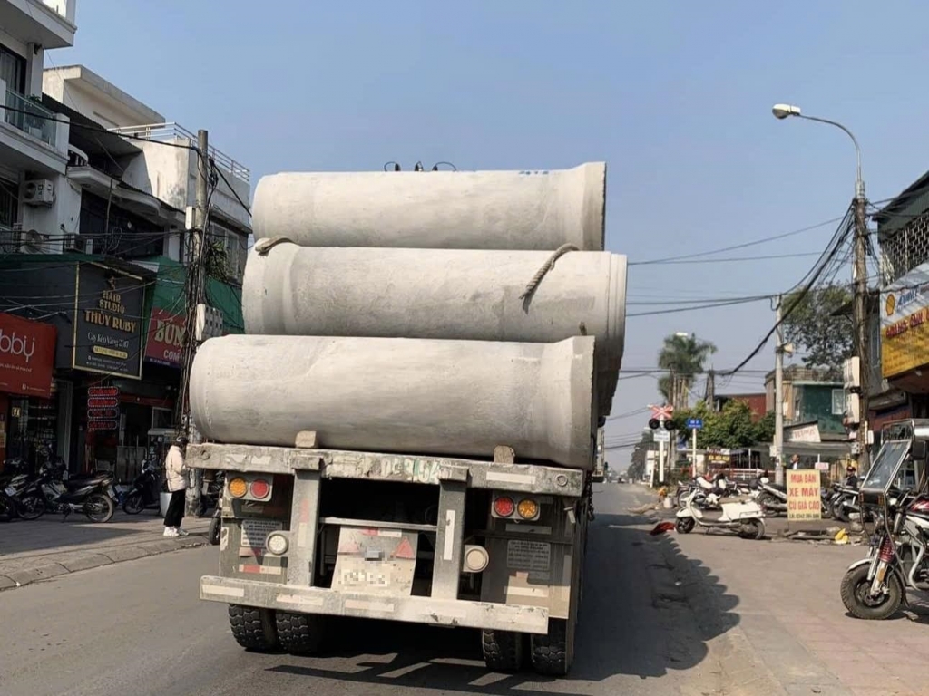 Người dân đã ghi lại hình ảnh và gửi phản ánh đến lực lượng chức năng.