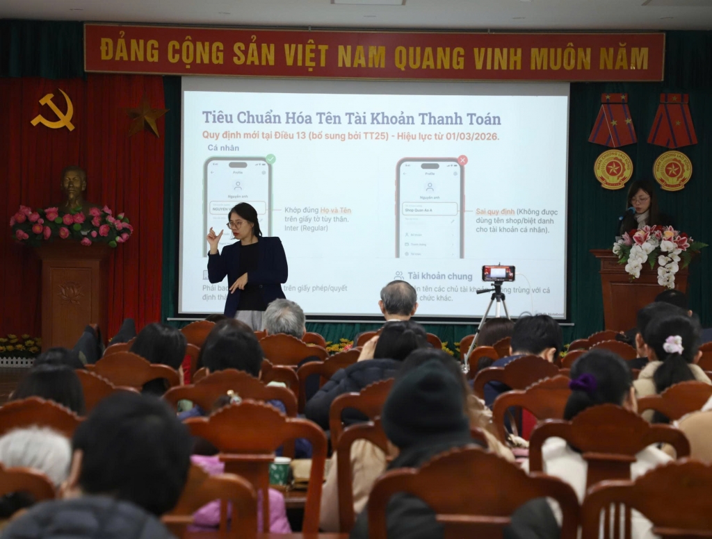 Trao cơ hội tiếp cận dịch vụ ngân hàng cho người khuyết tật