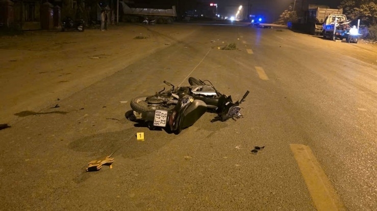 Hà Nội: tìm người chứng kiến vụ tai nạn giao thông lúc nửa đêm