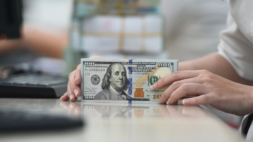 Tỷ giá USD hôm nay 4/2/2026: Đồng USD đảo chiều giảm