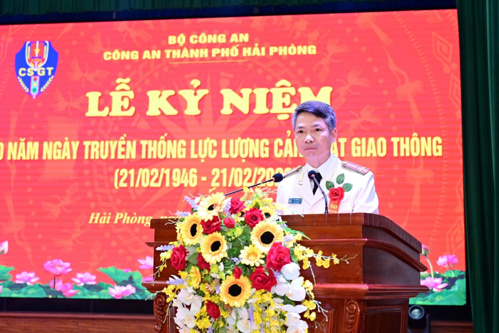 Thượng tá Trần Anh Ngọc - Trưởng Phòng Cảnh sát giao thông Công an thành phố Hải Phòng đọc diễn văn ôn lại truyền thống
