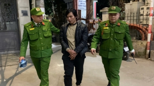 Từ nghi vấn người đàn ông mang theo một túi xách trên phố Triều Khúc