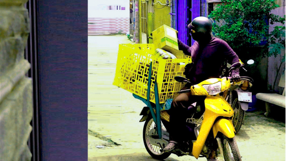 Người phụ nữ ở Hà Nội mất gần 1,3 tỷ đồng vì shipper giả mạo