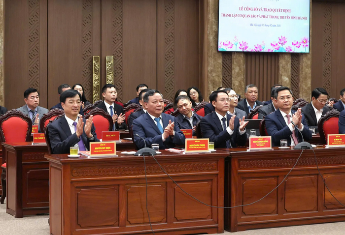 Công bố và trao Quyết định thành lập cơ quan Báo và phát thanh, truyền hình Hà Nội