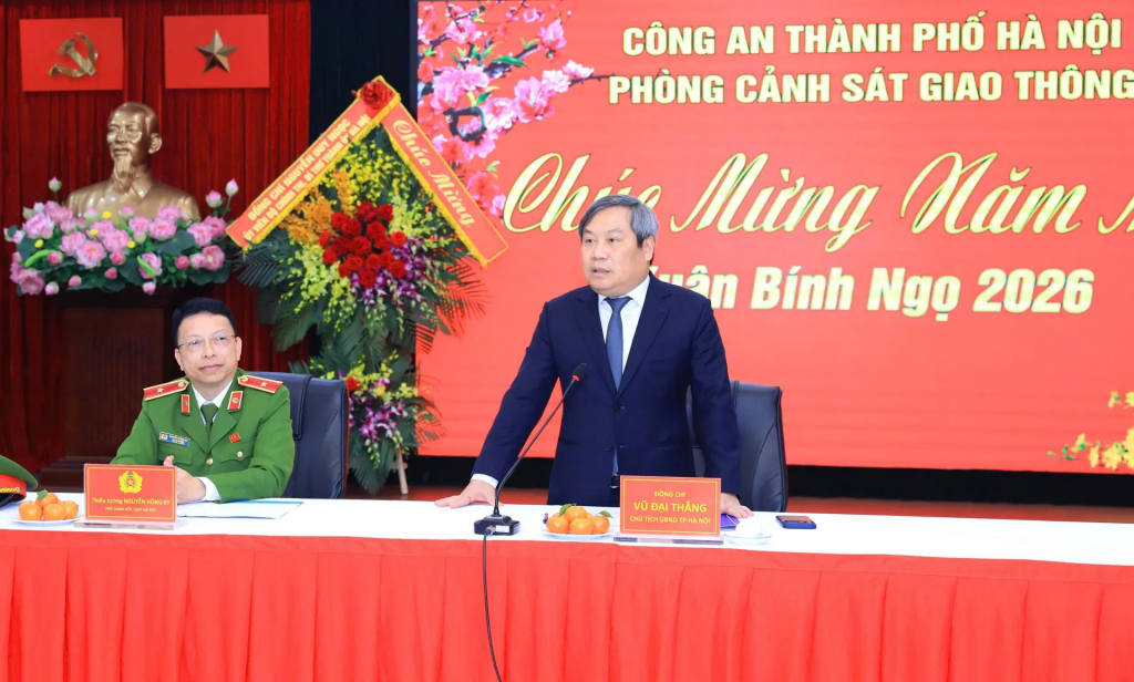 Ủy viên Trung ương Đảng, Phó Bí thư Thành ủy, Chủ tịch UBND TP Hà Nội Vũ Đại Thắng biểu dương những kết quả, đóng góp quan trọng của lực lượng CSGT Thủ đô trong công tác bảo đảm an ninh trật tự, an toàn giao thông, phục vụ phát triển kinh tế - xã hội và giữ gìn cuộc sống bình yên cho Nhân dân