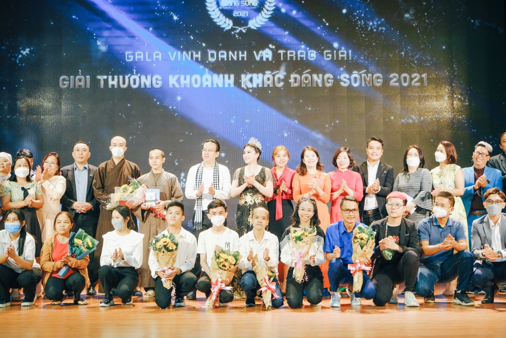 Ngày 27/3/2022, Gala vinh danh & trao giải Khoảnh Khắc Đáng Sống lần 2 năm 2021 đã được diễn ra tại TP. Hồ Chí Minh