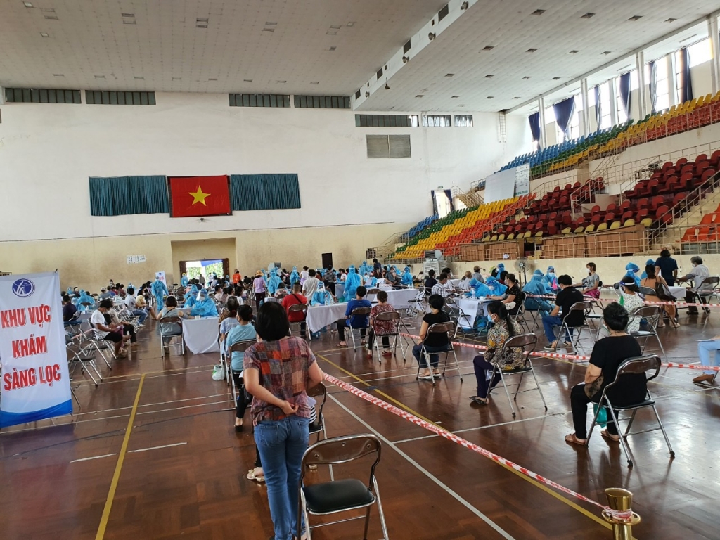 Hình ảnh những tình nguyện viện tại Tân Bình này chỉ là một trong số những hy sinh thầm lặng của những tình nguyện viên trên tuyến đầu chống dịch luôn khắc cốt ghi tâm, góp phần lớn vào cuộc chiến dịch Covid-19 ở TP.HCM.