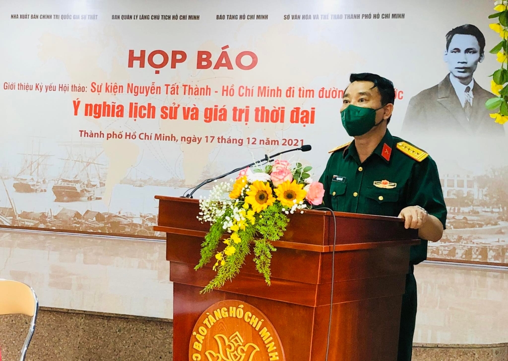 Đại tá  Phạm Văn Hiếu, Phó Chính ủy Bộ Tư Lệnh Bảo vệ Lăng Chủ tịch Hồ Chí Minh phát biểu tại Họp báo.