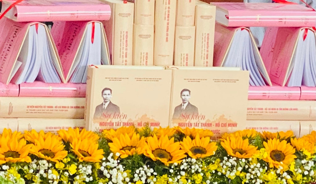 Ra mắt sách “Sự kiện Nguyễn Tất Thành-Hồ Chí Minh đi tìm đường cứu nước: Ý nghĩa lịch sử và giá trị thời đại”