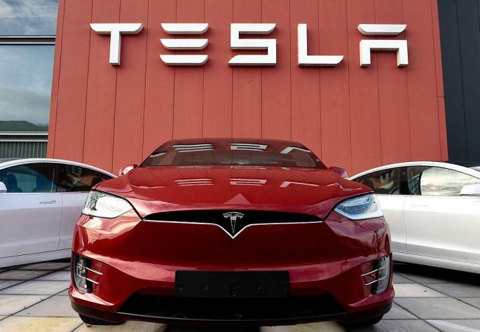 Tesla dẫn đầu thị trường ô tô điện toàn cầu năm 2021