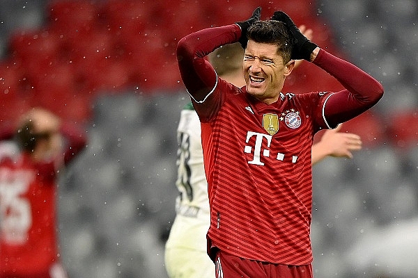 Bayern Munich nhận thất bại ngày đầu năm vì Covid-19