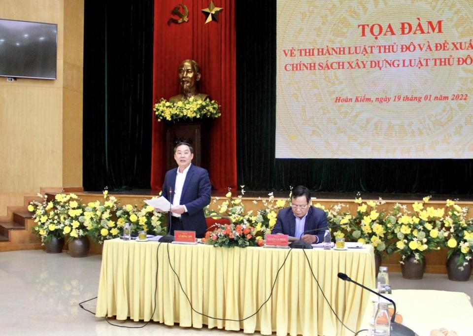 Phó Chủ tịch Thường trực UBND TP Lê Hồng Sơn cho biết, TP Hà Nội đang nghiên cứu đề xuất việc sửa đổi toàn diện Luật Thủ đô nhằm giải quyết những hạn chế, bất cập của Luật hiện hành
