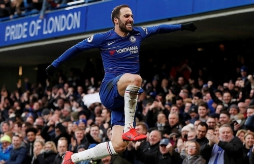 Higuain lập cú đúp, Chelsea đè bẹp Huddersfield 5 bàn không gỡ