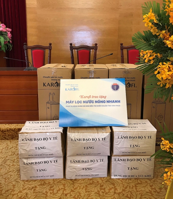 karofi dong hanh cung bo y te tang may loc nuoc cho ban chi dao chong dich tinh vinh phuc