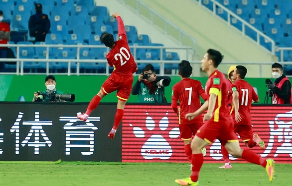 Đội tuyển bóng đá Quốc gia Việt Nam thắng tưng bừng Trung Quốc ngày mùng 1 Tết Nguyên đán