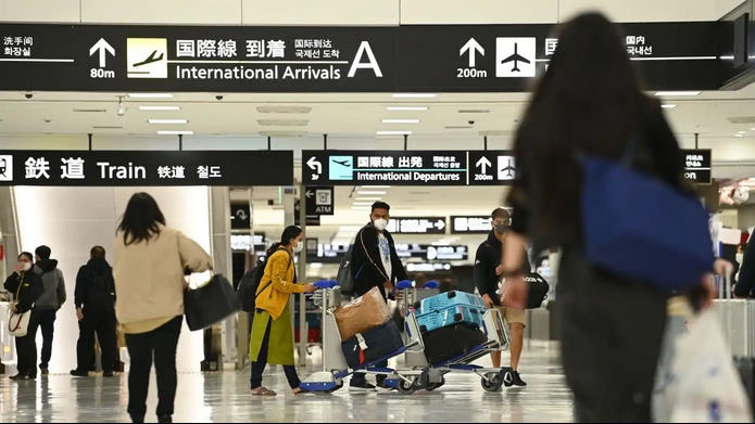 Nhật Bản xem xét tăng số lượng người nhập cảnh mỗi ngày