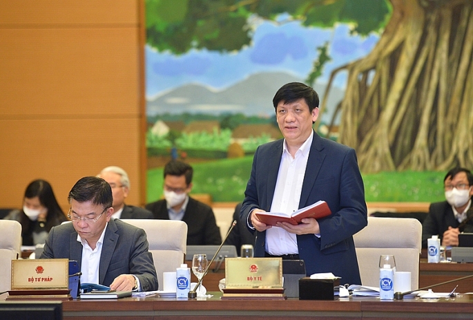 Bộ trưởng Bộ Y tế Nguyễn Thanh Long báo cáo, làm rõ một số nội dung.
