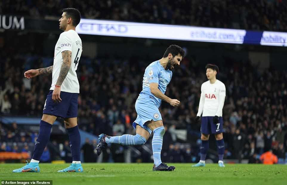 Kane bùng nổ, Tottenham tạo nên địa chấn tại Etihad