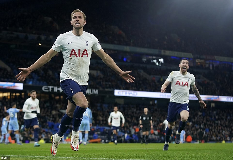 Kane bùng nổ, Tottenham tạo nên địa chấn tại Etihad