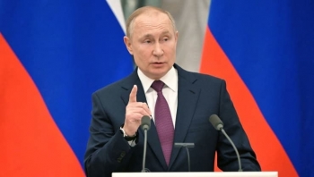 Tổng thống Nga tuyên bố triển khai chiến dịch đặc biệt ở miền đông Ukraine