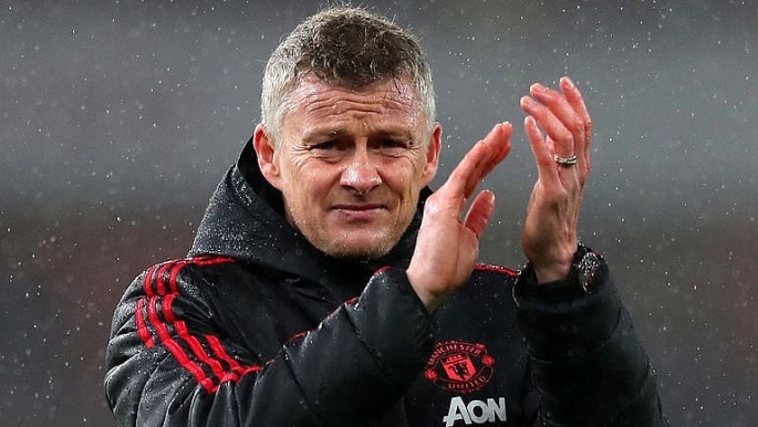 dut mach bat bai solskjaer do loi cho sai lam cua trong tai