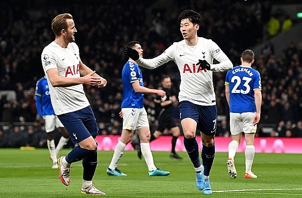 Tottenham thắng tưng bừng để áp sát top 4