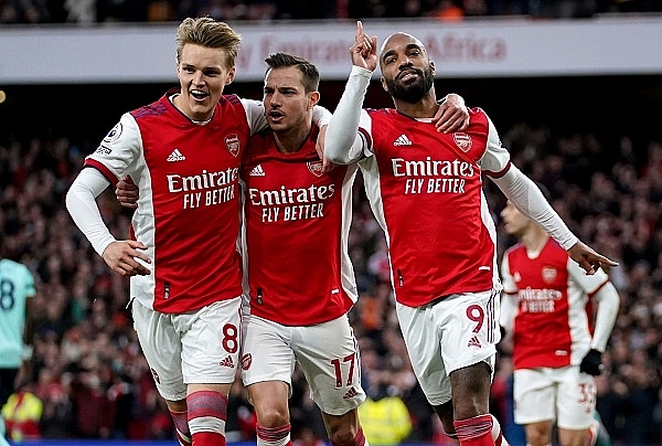 Thắng thuyết phục, Arsenal trở lại top 4