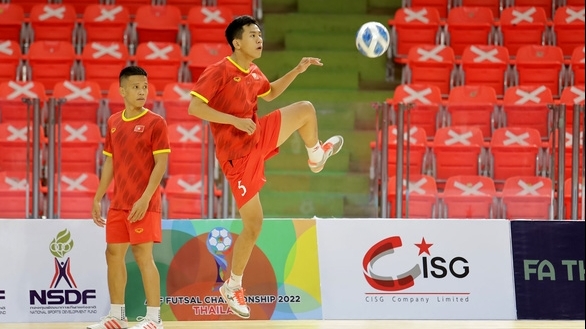 Đội tuyển futsal Việt Nam hòa đáng tiếc trong ngày ra quân