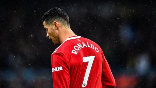 Tức giận vì thua trận, Ronaldo làm hành động xấu xí với cổ động viên