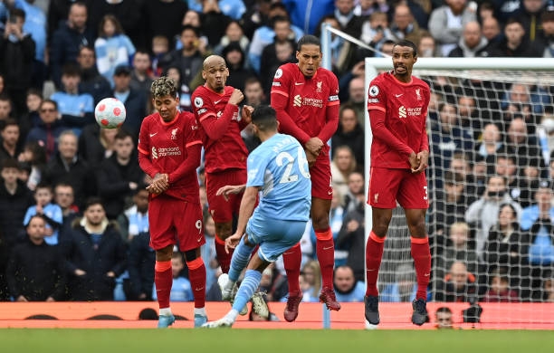 Liverpool và Man City hòa kịch tính trong trận “siêu kinh điển” mới