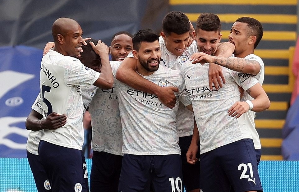 Man City cân bằng thành tích “khủng” tại Premier League