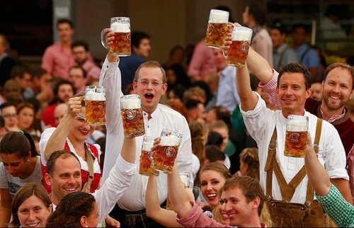 Lễ hội bia lớn nhất thế giới lần thứ 2 liên tiếp bị hủy vì dịch Covid-19