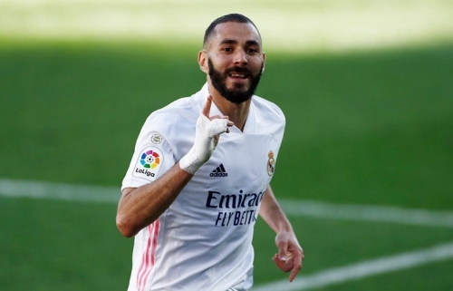 Benzema đoạt giải cầu thủ hay nhất châu Âu 2021