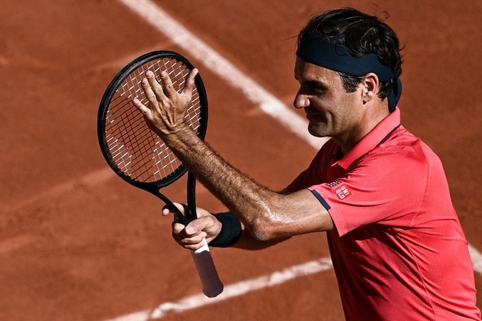 Federer vất vả vào vòng 3 Roland Garros 2021