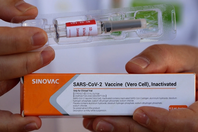 Vaccine ngừa Covid-19 của Sinovac được cấp phép sử dụng khẩn cấp đối với trẻ em. (Ảnh: Nekkei)