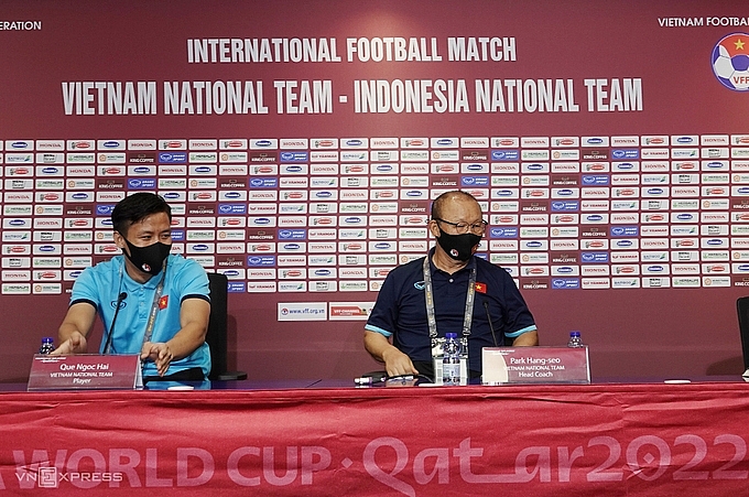 HLV Park Hang Seo và đội trưởng Quế Ngọc Hải nói gì trước trận gặp Indonesia