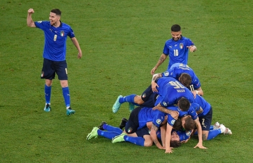 Tiếp tục phô diễn sức mạnh, Italia giành vé sớm vào vòng knock-out EURO 2020