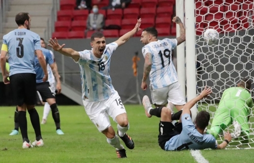 Argentina có chiến thắng đầu tiên tại Copa America