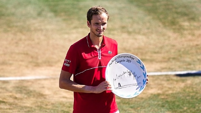 Medvedev “chạy đà” hoàn hảo trước thềm Wimbledon 2021