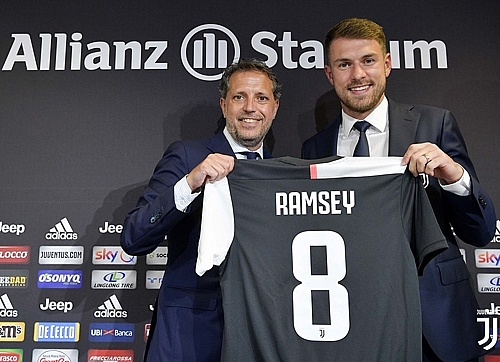Aaron Ramsey chính thức ra mắt CLB Juventus aaron ramsey chinh thuc ra mat clb juventus