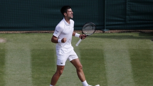 Djokovic băng băng tiến vào tứ kết Wimbledon 2021